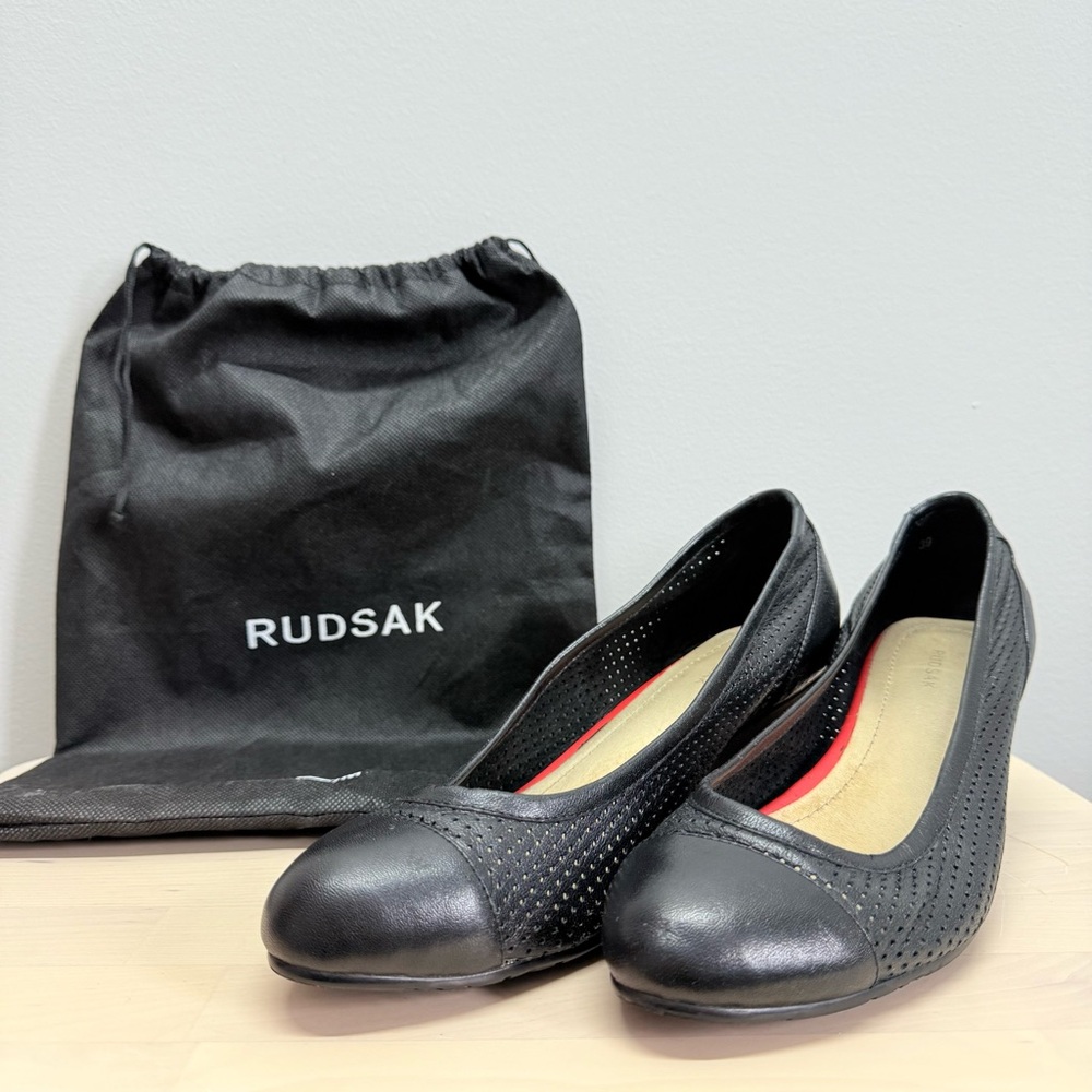 RUDSAK Women's Black high wedge heel shoes